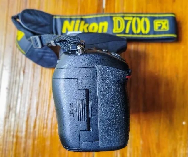 Nikon D700 FX - Foto 5