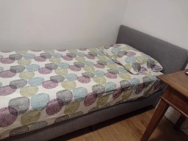 CAMA BOX COM CABECEIRA ESTOFADA