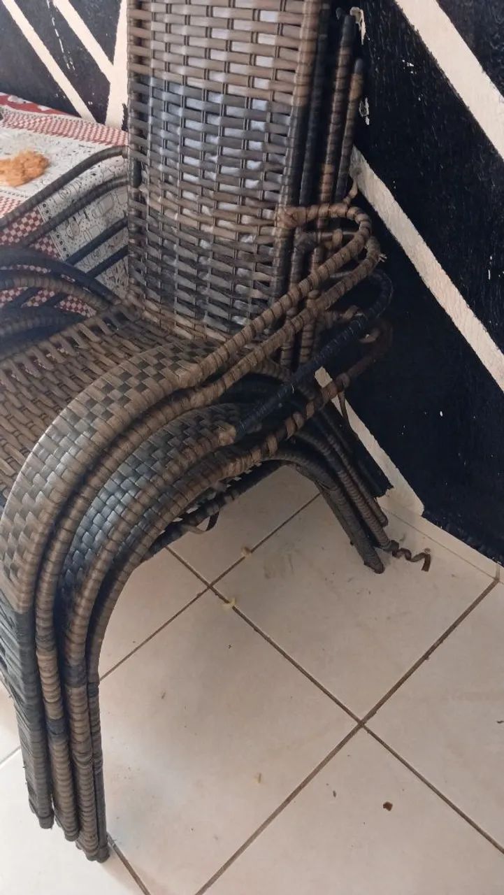 Vende-se,  valor 100 cada ela tão bem conservadas.. 