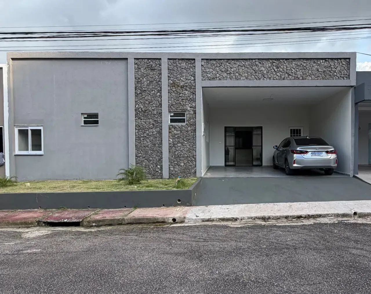 BELA CASA NO COND. PARK VILLE