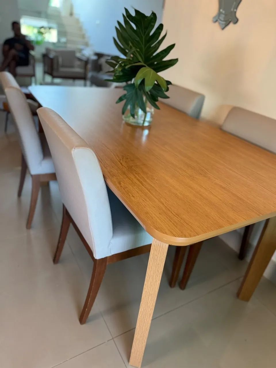 Mesa de jantar em excelente estado  - Foto 2