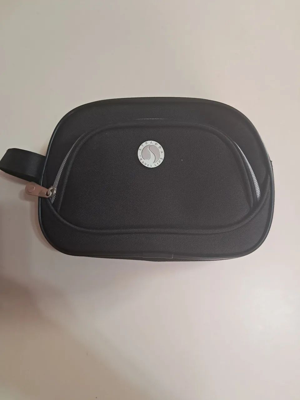 Uma bolsa de viagem mais uma necessaire em nylon de qualidade  - Foto 3