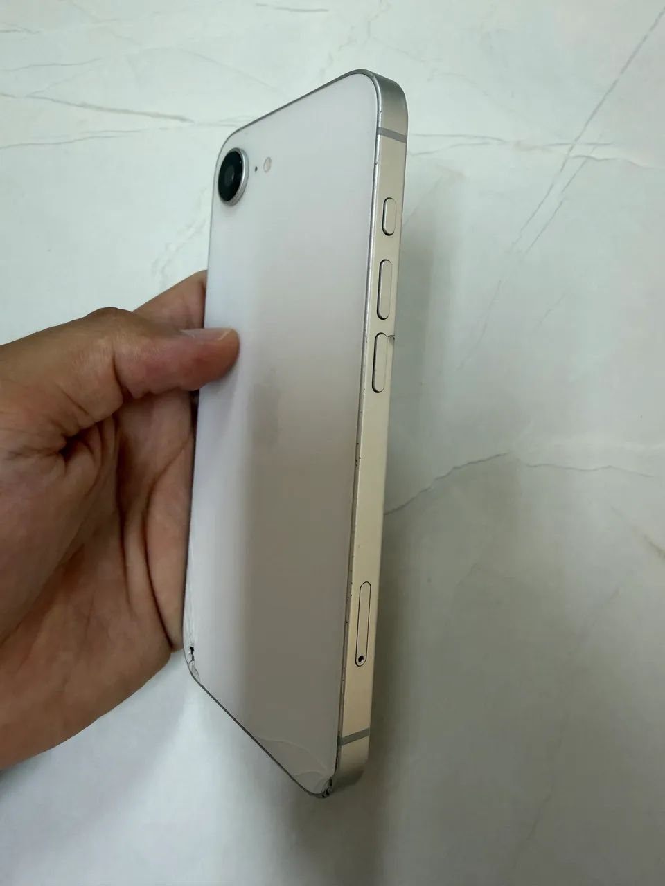 iPhone 16E 128GB Branco Traseira Quebrada - Foto 2