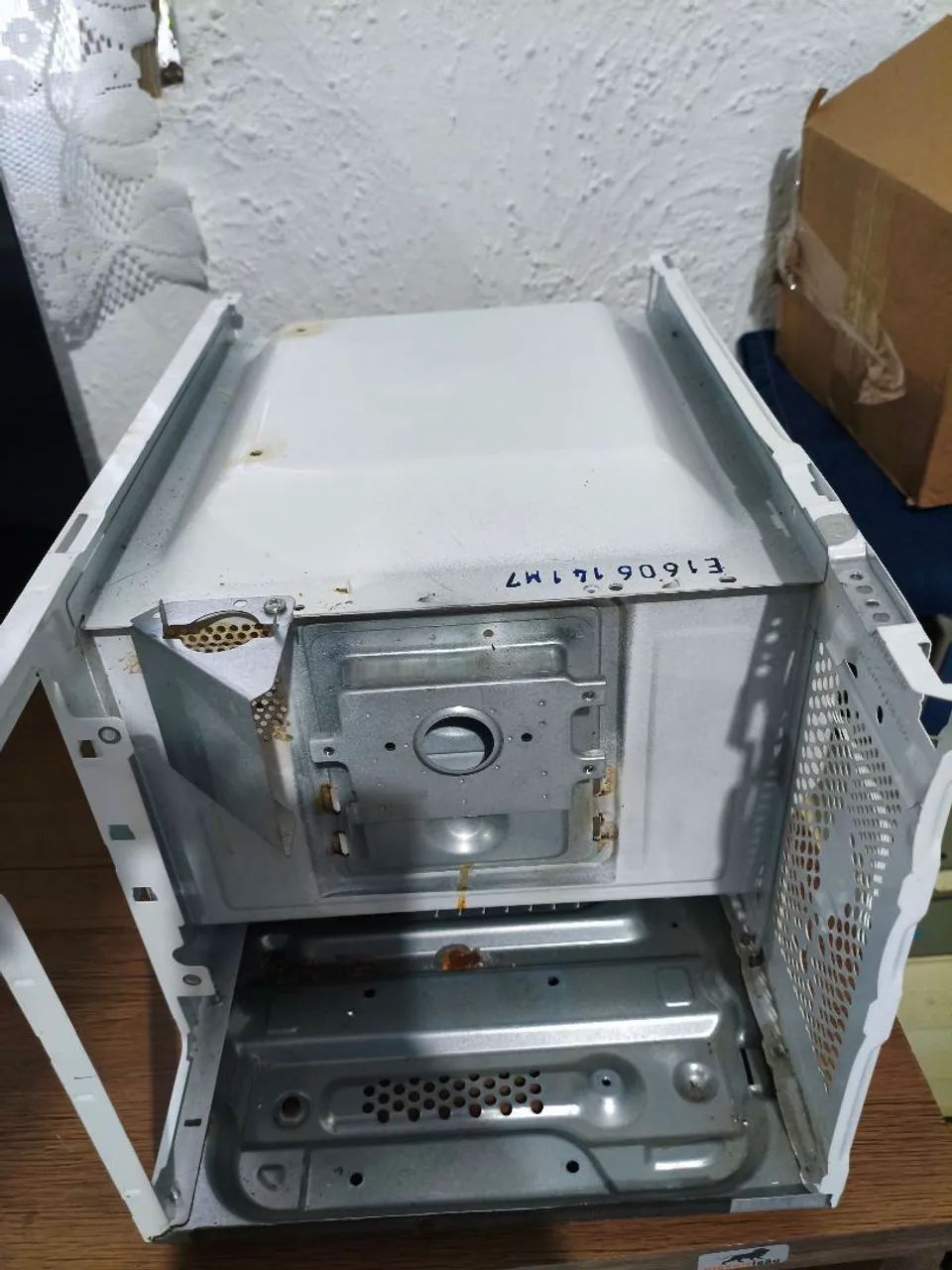 Gabinete microondas Midea MTFE21  - Foto 3