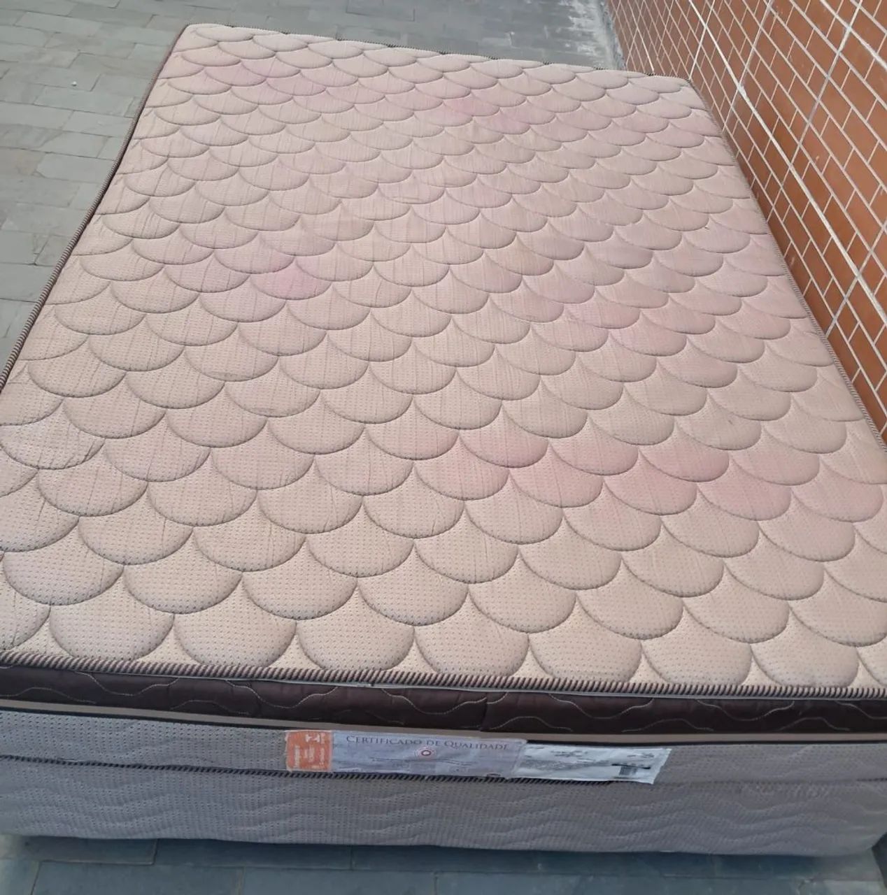 Cama box com colchão 