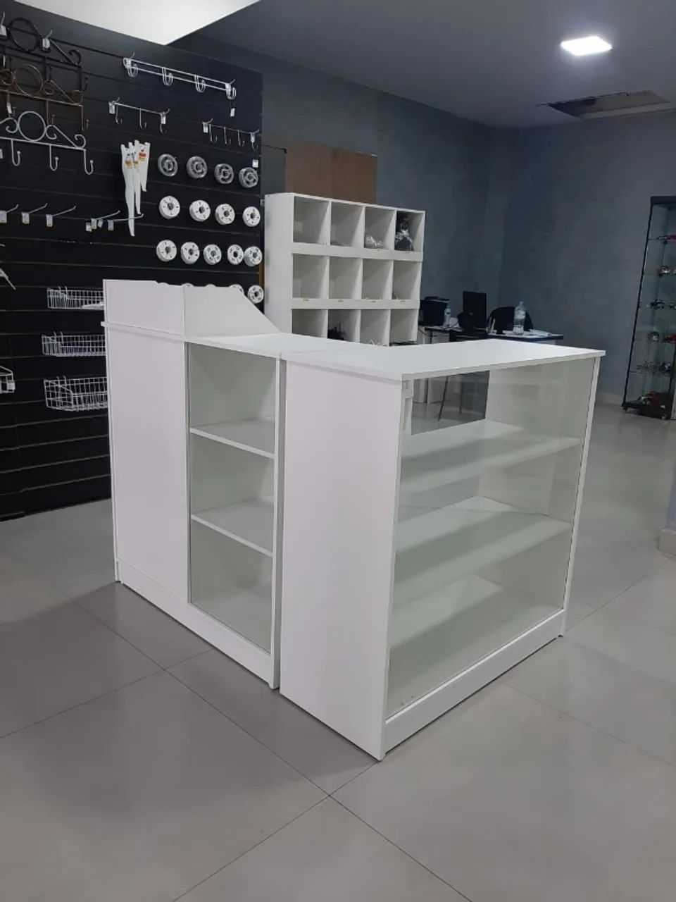 BALCAO CAIXA + VITIRNE 