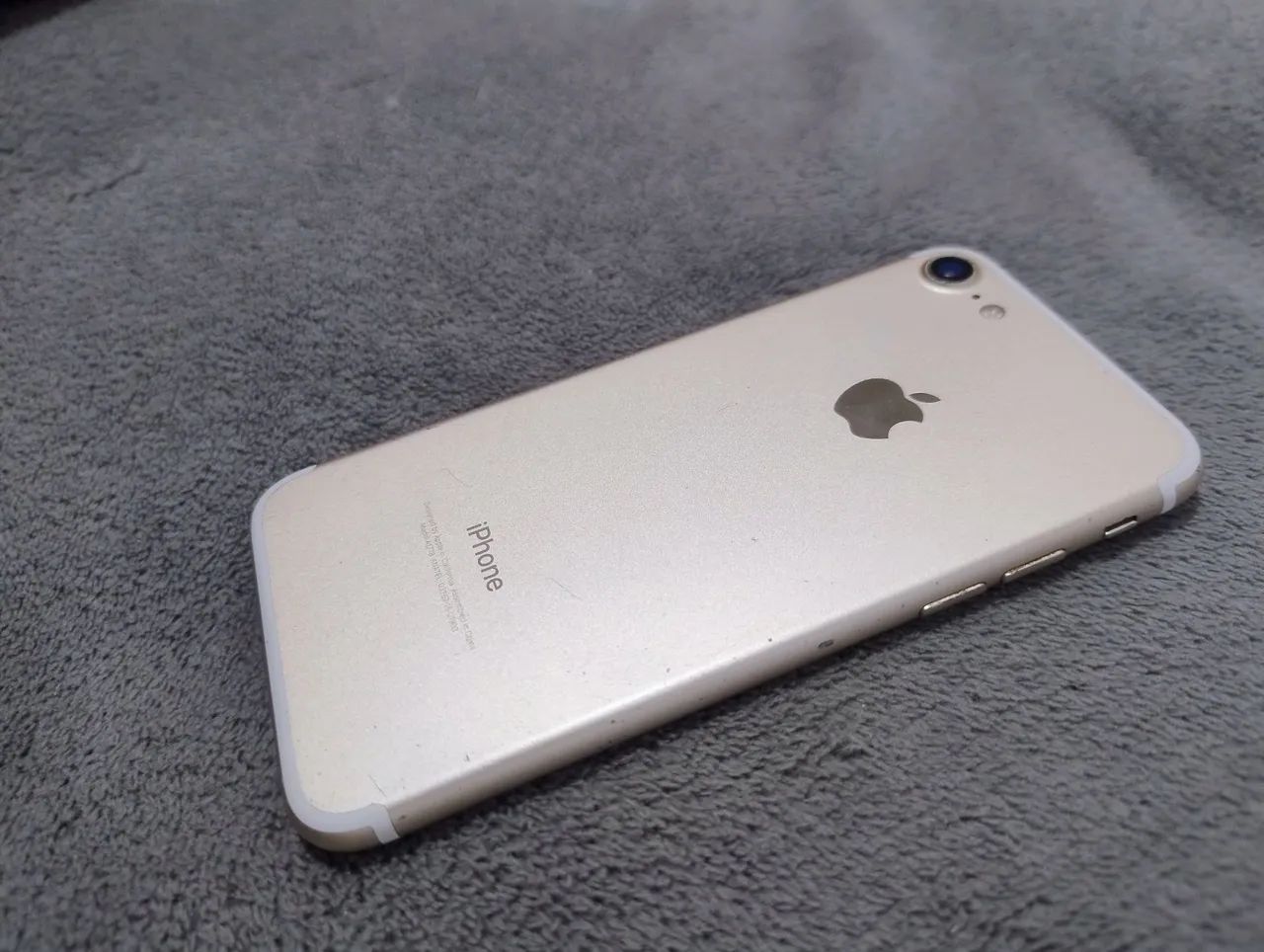 iPhone 7 ホワイト 本体 iPhone 7 - Celulares e Smartphones - Jardim Algarve, Alvorada
