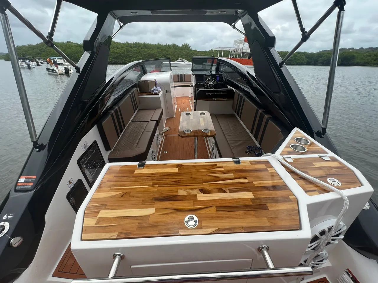 LANCHA ROYAL MARINER 280 - GRAN CABRIO - 2024 - 350 HP - APENAS 100 HORAS NA GARANTIA. - Foto 6