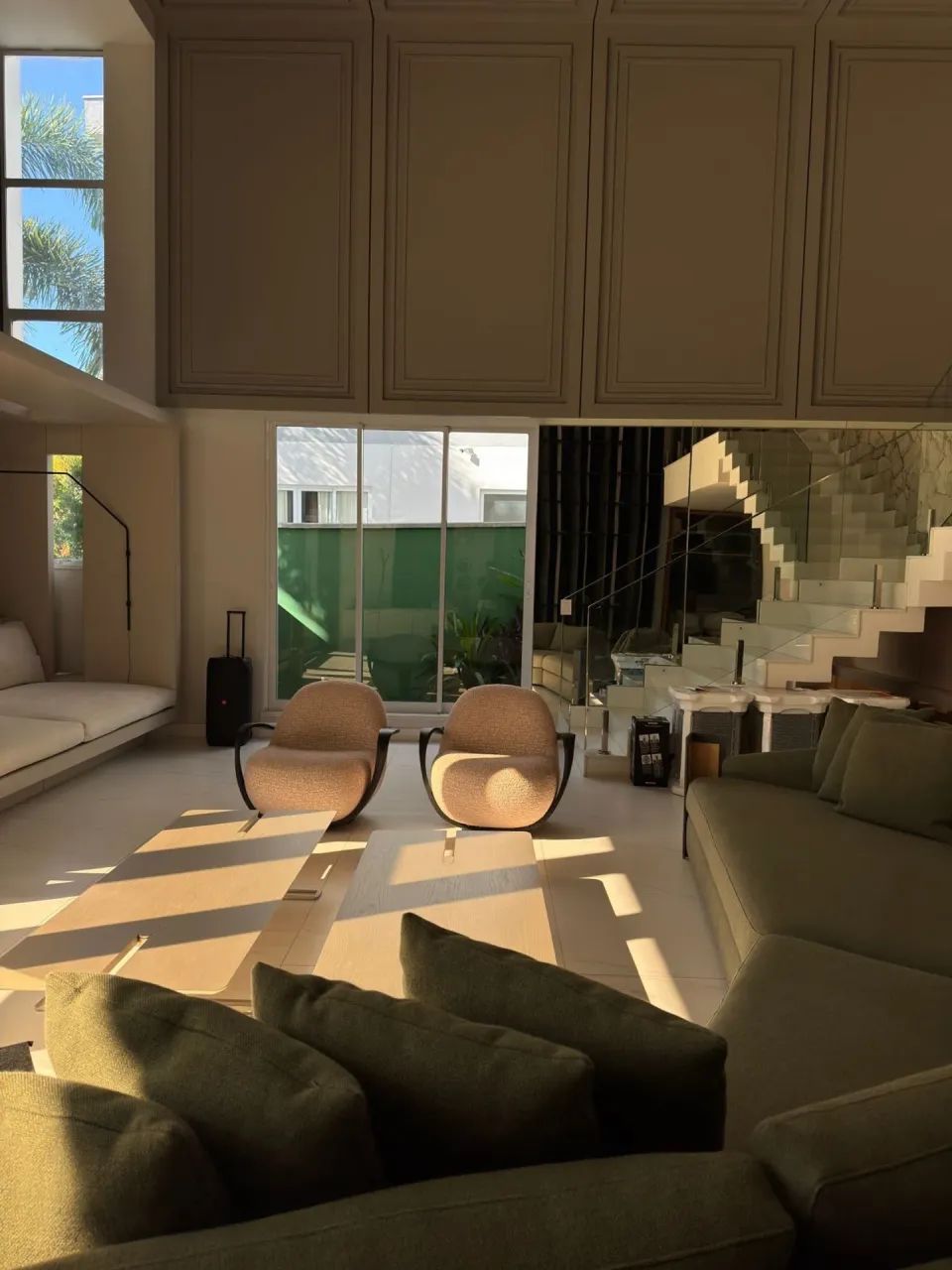 Mansão de Luxo Alphaville Fortaleza  5 Suítes, Energia Solar e Mobiliada - Foto 2