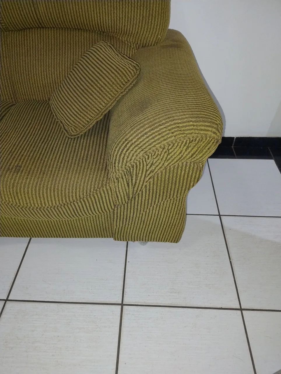 Jogo de sofá 3 e 2 lugares. Vendo barato  - Foto 4