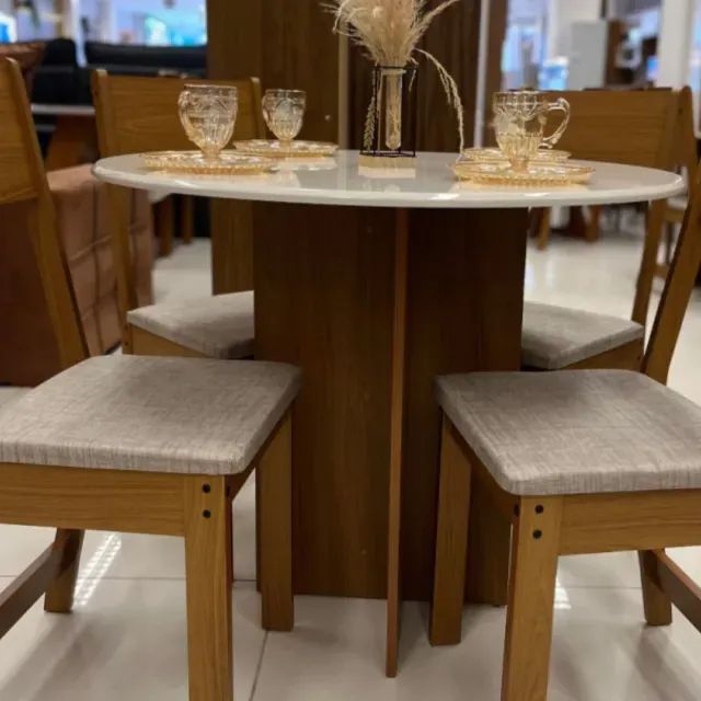 Mesa de jantar 4 cadeiras