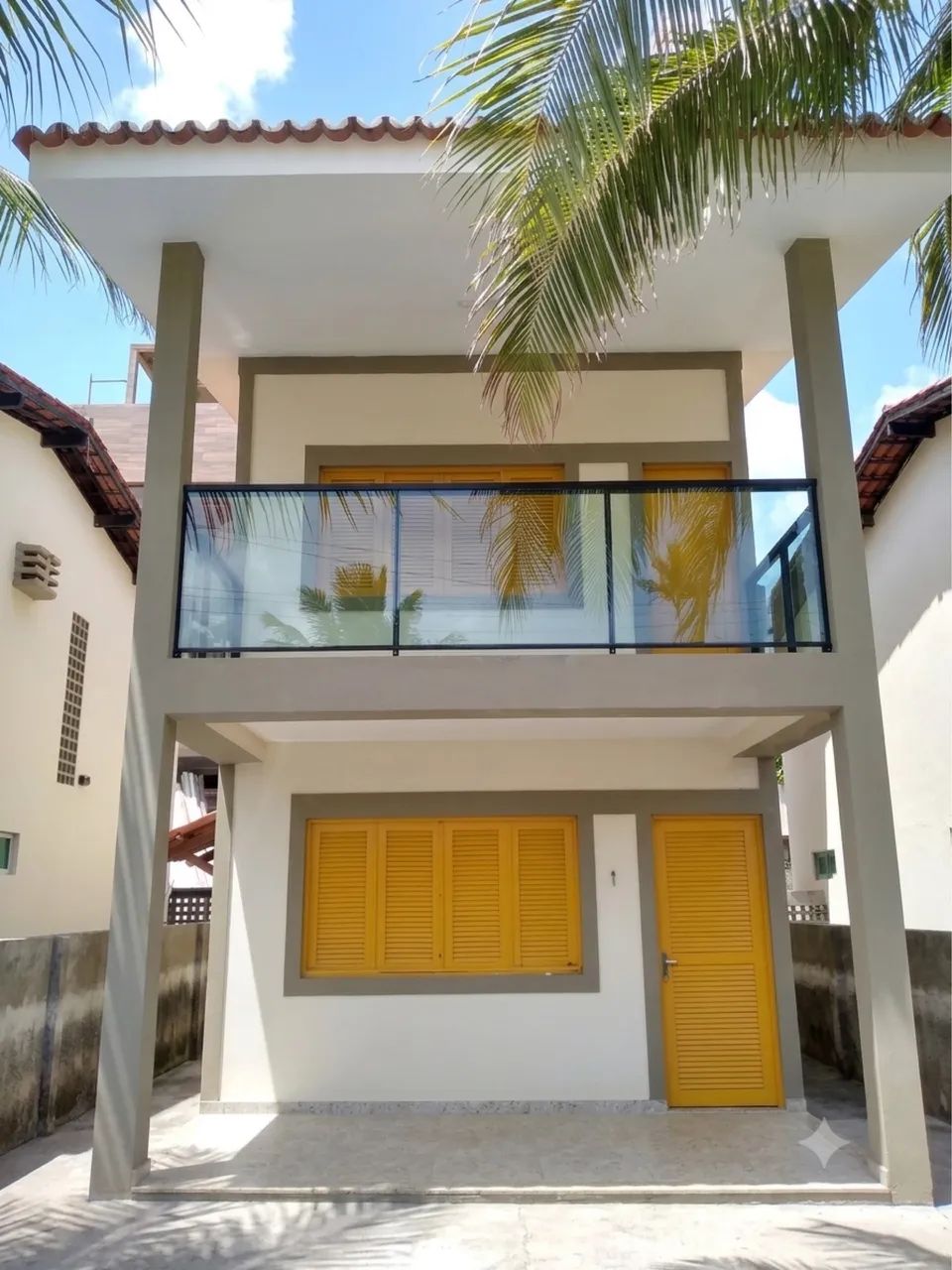 Duplex a 50m da praia com piscina e churrasqueira