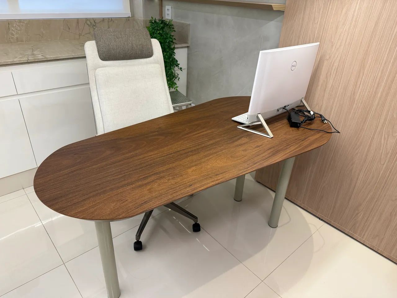 Mesa e prateleira de escritório/consultorio
