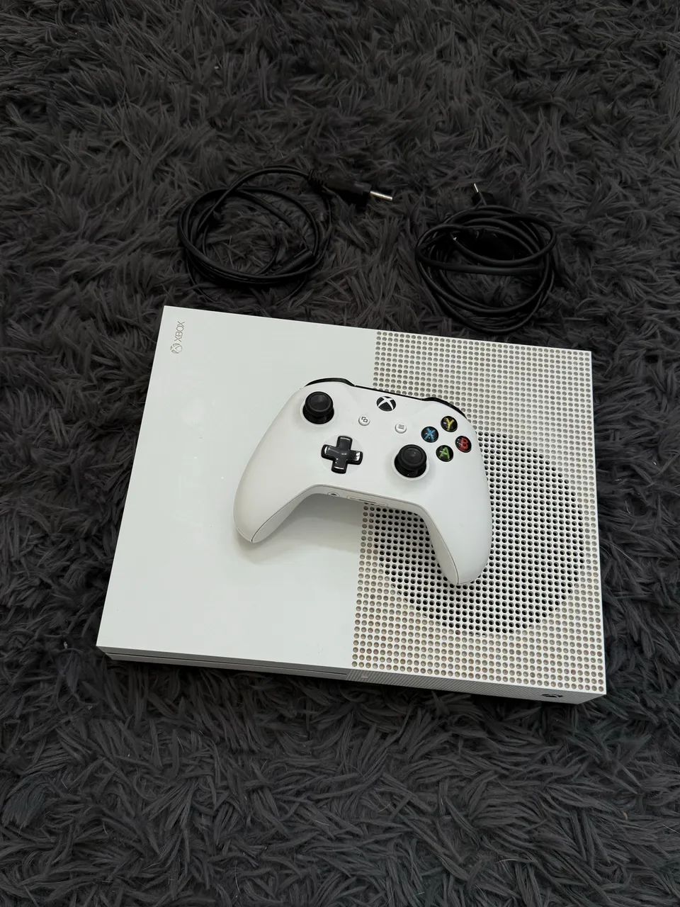 Xbox One S - 1Tb - Com Garantia, Caixa e 1 Jogo