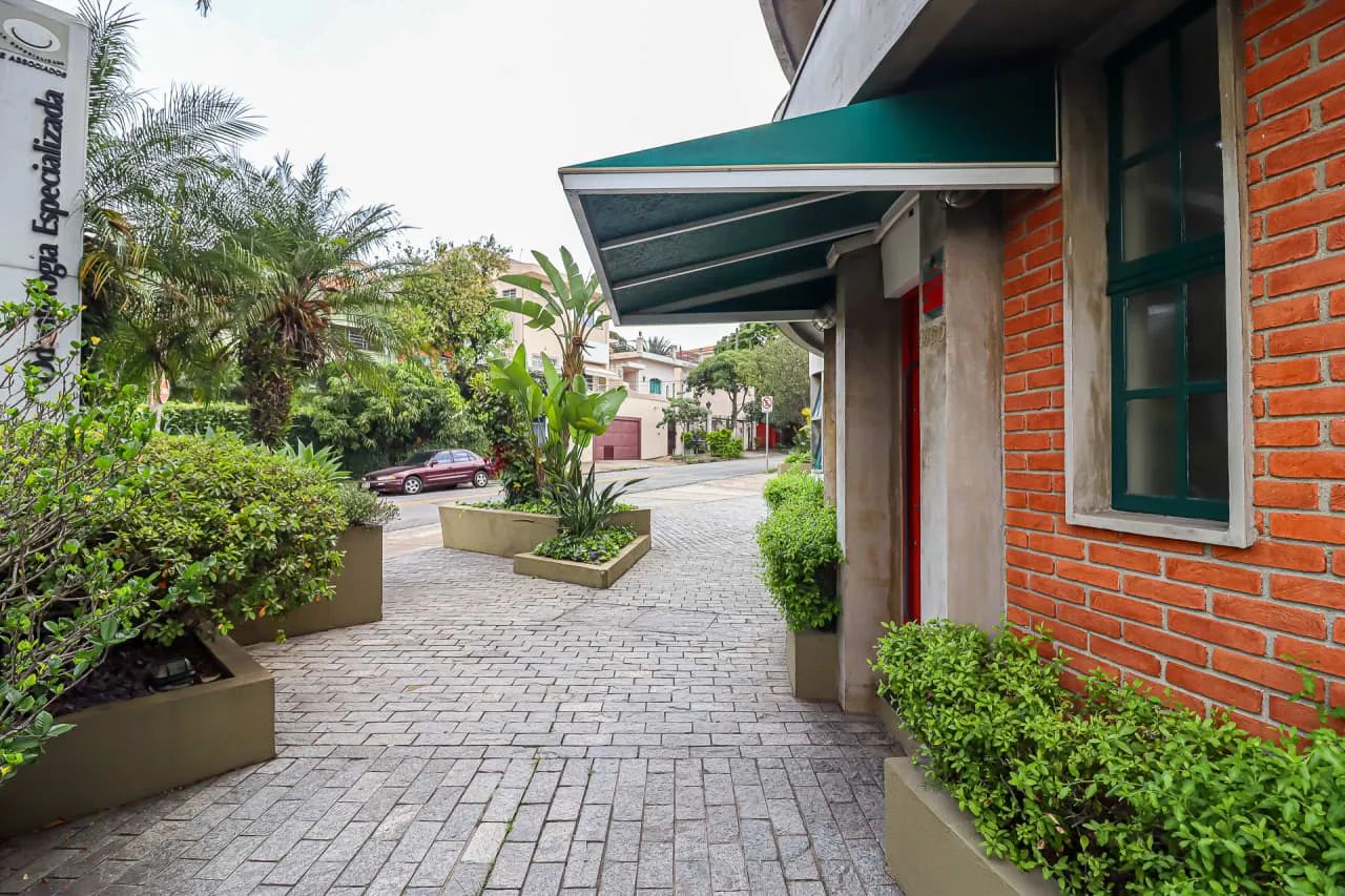 Casa comercial na Rua Aurélia, 1460  314 m²