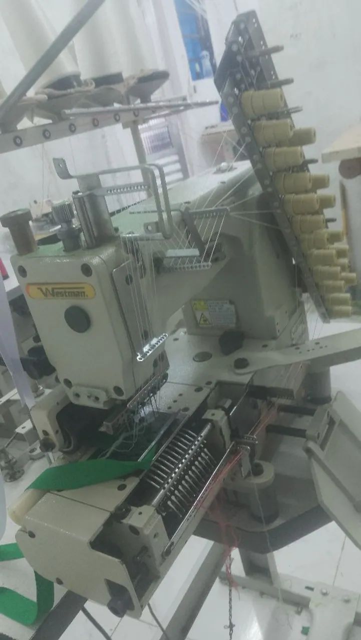Máquina elastiqueira 12 agulhas 