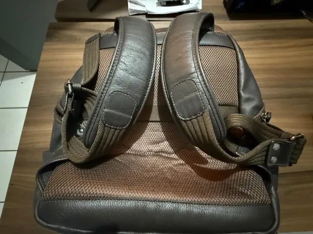 Mochila Executiva Democrata em Couro Marrom - Ótimo Estado - Foto 2