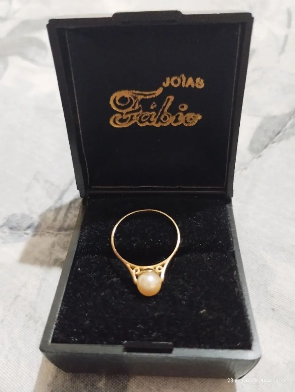 Anel em ouro 18k com pérola verdadeira.