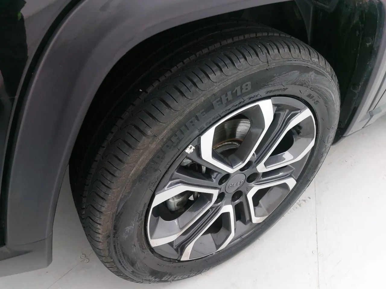 Jeep Commander Limited T270 1.3 TB Flex Aut., foto 12 de 18