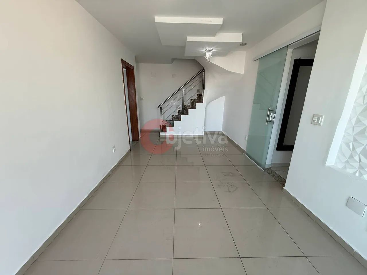 Apartamento linear, 2 quartos, prédio com lazer completo, Centro, Cabo Frio - Foto 2