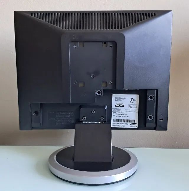 Monitor LCD 15" Samsung 540n em perfeito estado - Foto 4