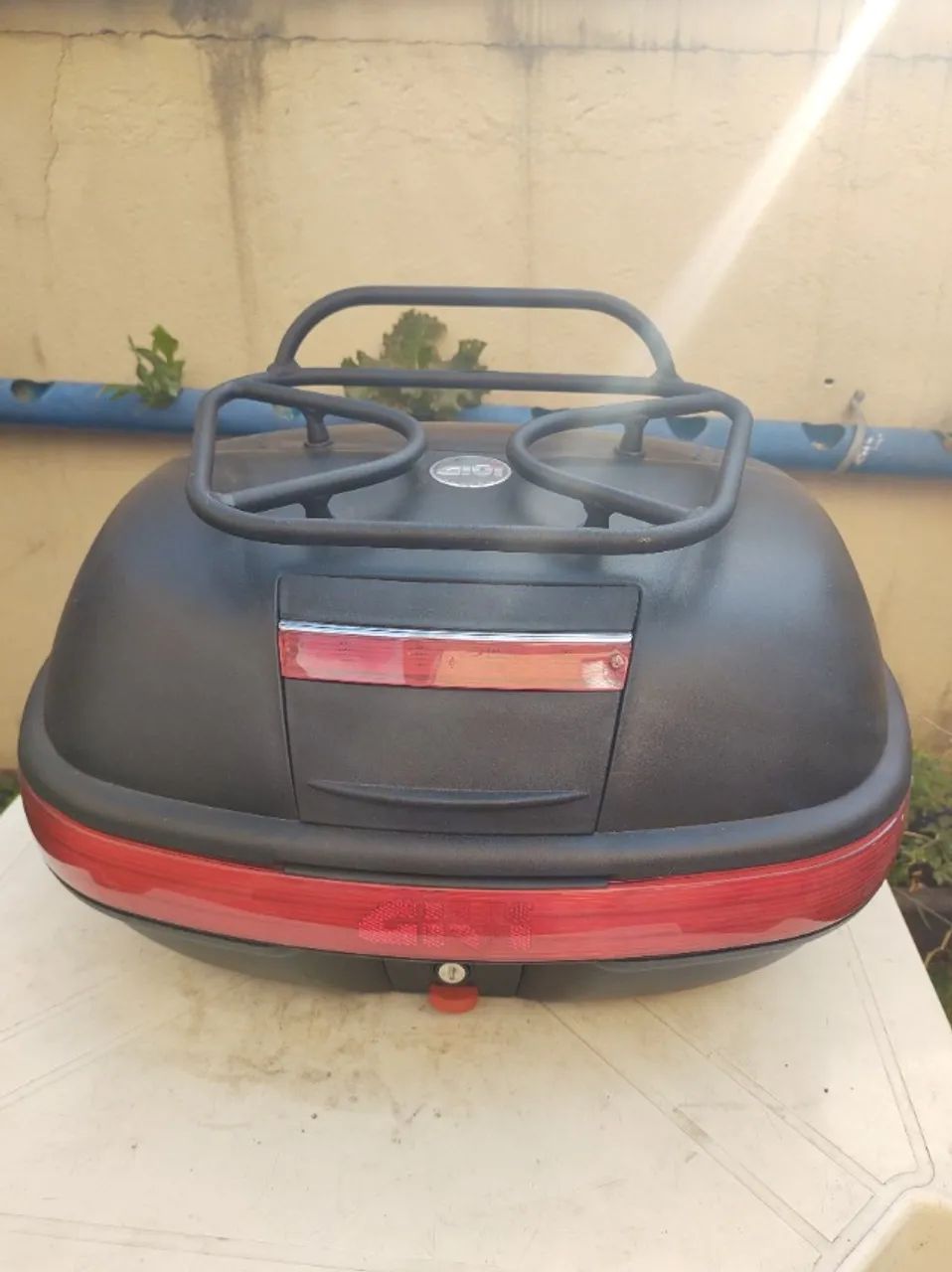 Maleiro Bau Givi com Grelha Rack Superior E360n