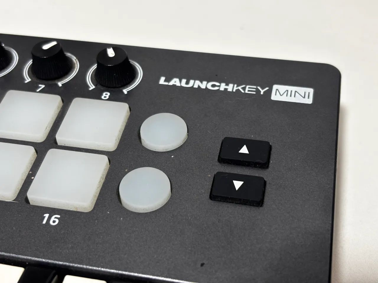 Teclado Controlador Novation Launchkey Mini MK2 - Instrumentos