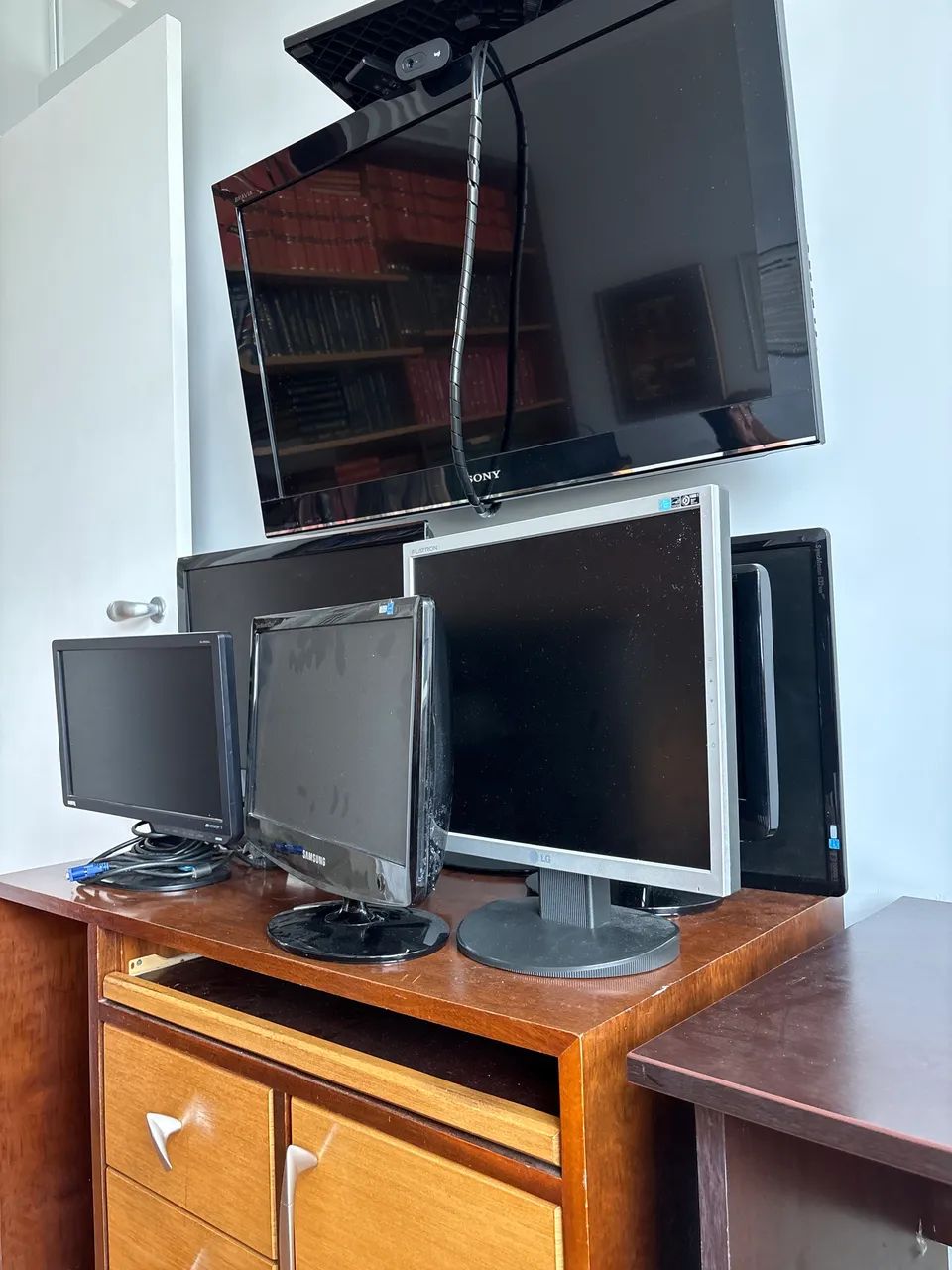 TVs (22? e 32?) e monitores