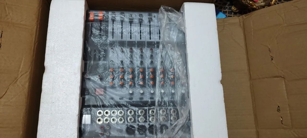 Mesa Soundcraft 12 canais (play&Rec) - Foto 3