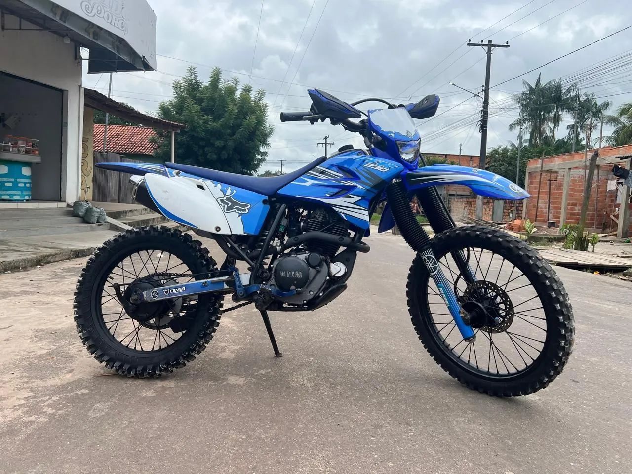 Yamaha TT-R 230  - Foto 5