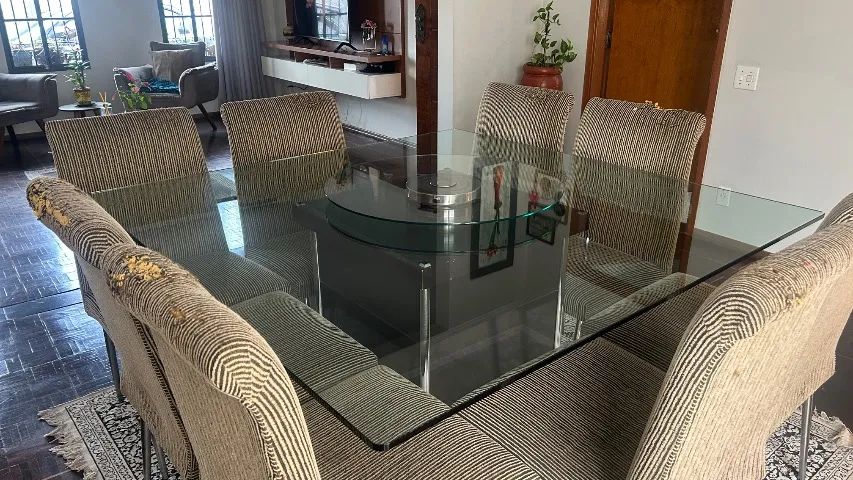 Mesa jantar quadrada de 1,5  com 8 cadeiras e bancão 