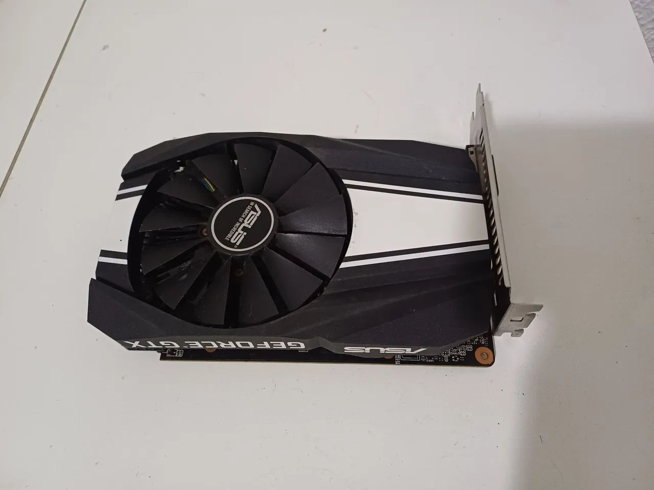 GTX 1660 com defeito 