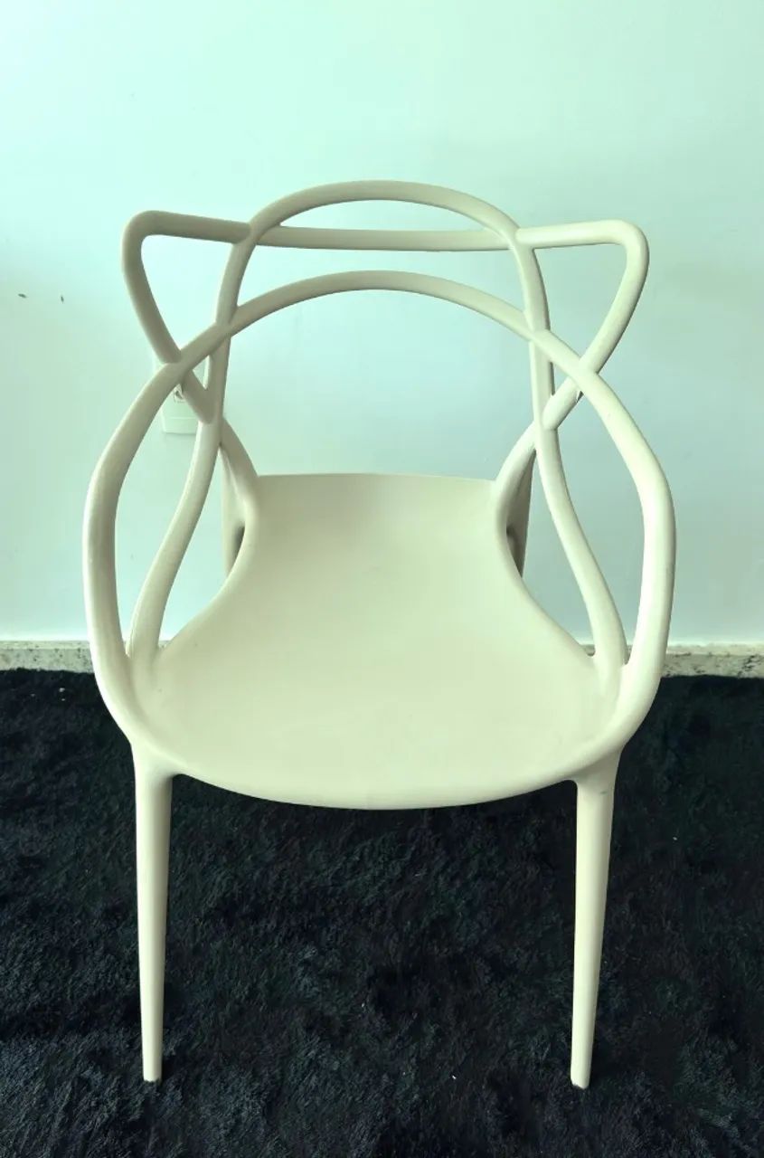 Cadeira Modelo Masters bege claro/off-white  - Design Moderno
