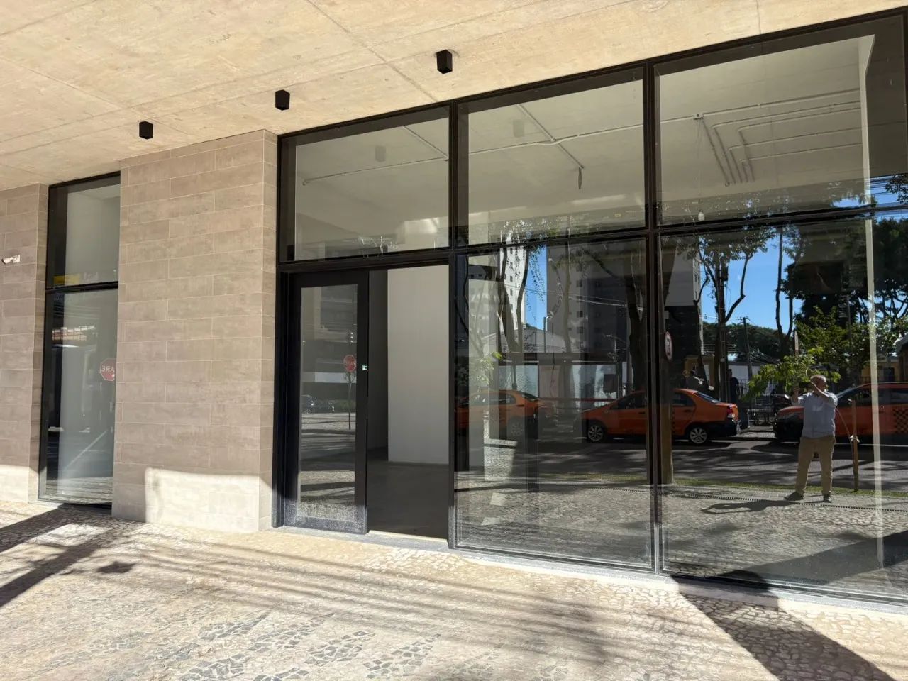 Loja 250m2 priv + 6 vagas Aprox 450m2 exclusivos - Foto 4