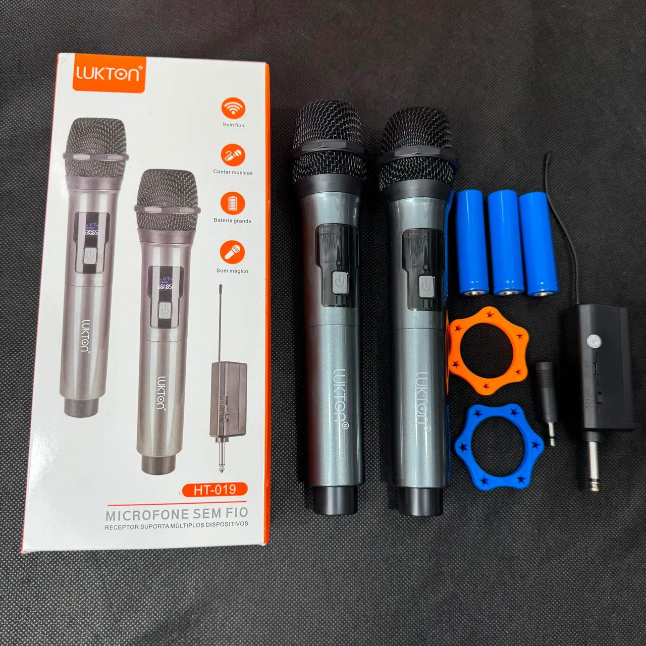 MICROFONE SEM FIO RECARREGÁVEL COM VISOR DIGITAL KIT COM 2 UNIDADES E 3 BATERIAS 