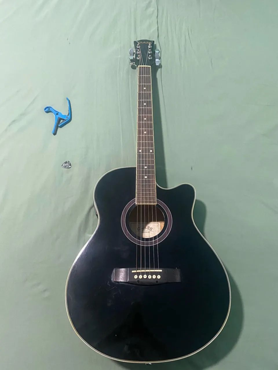  Violão elétrico 