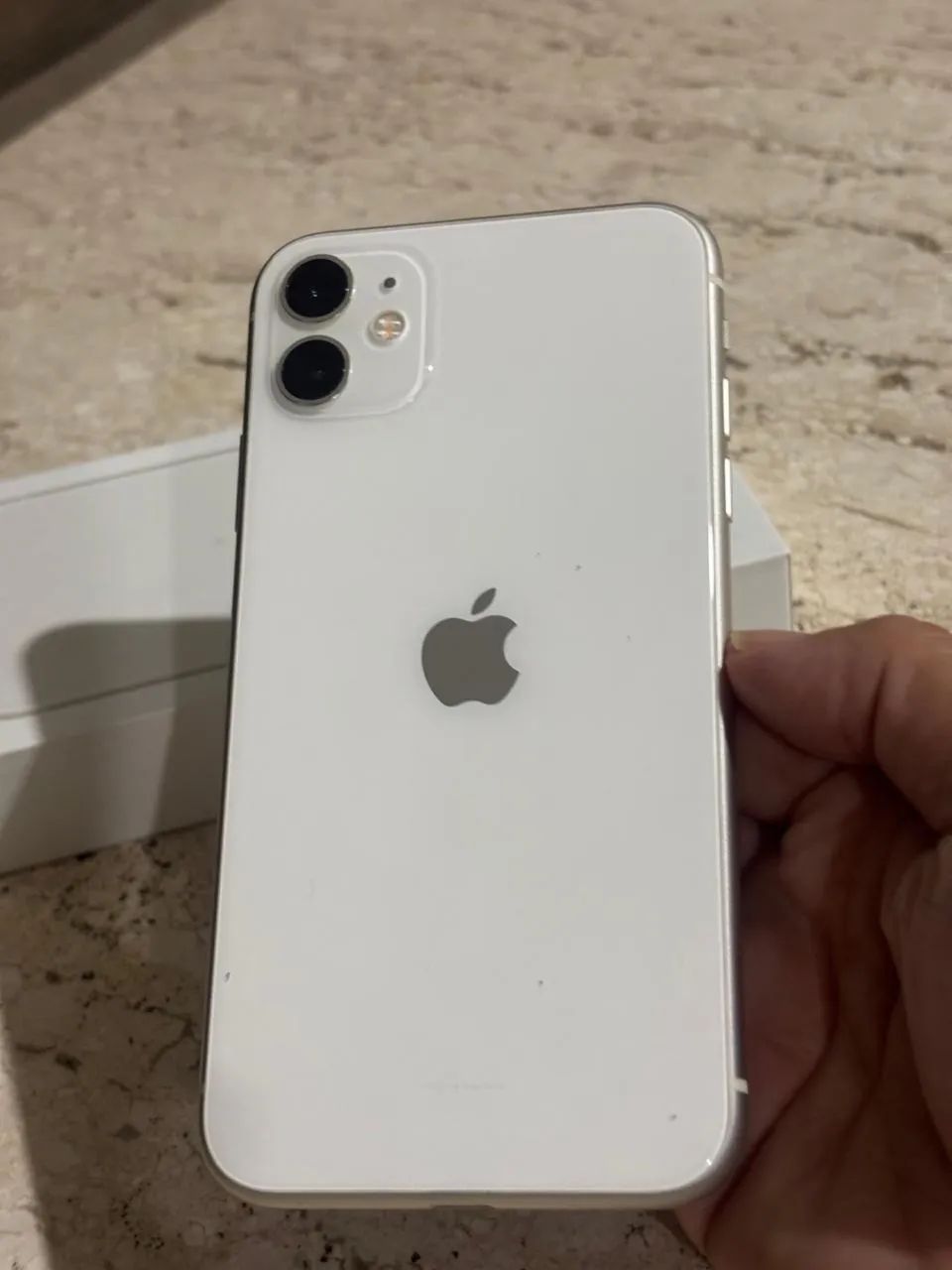 iPhone 11 branco 128GB