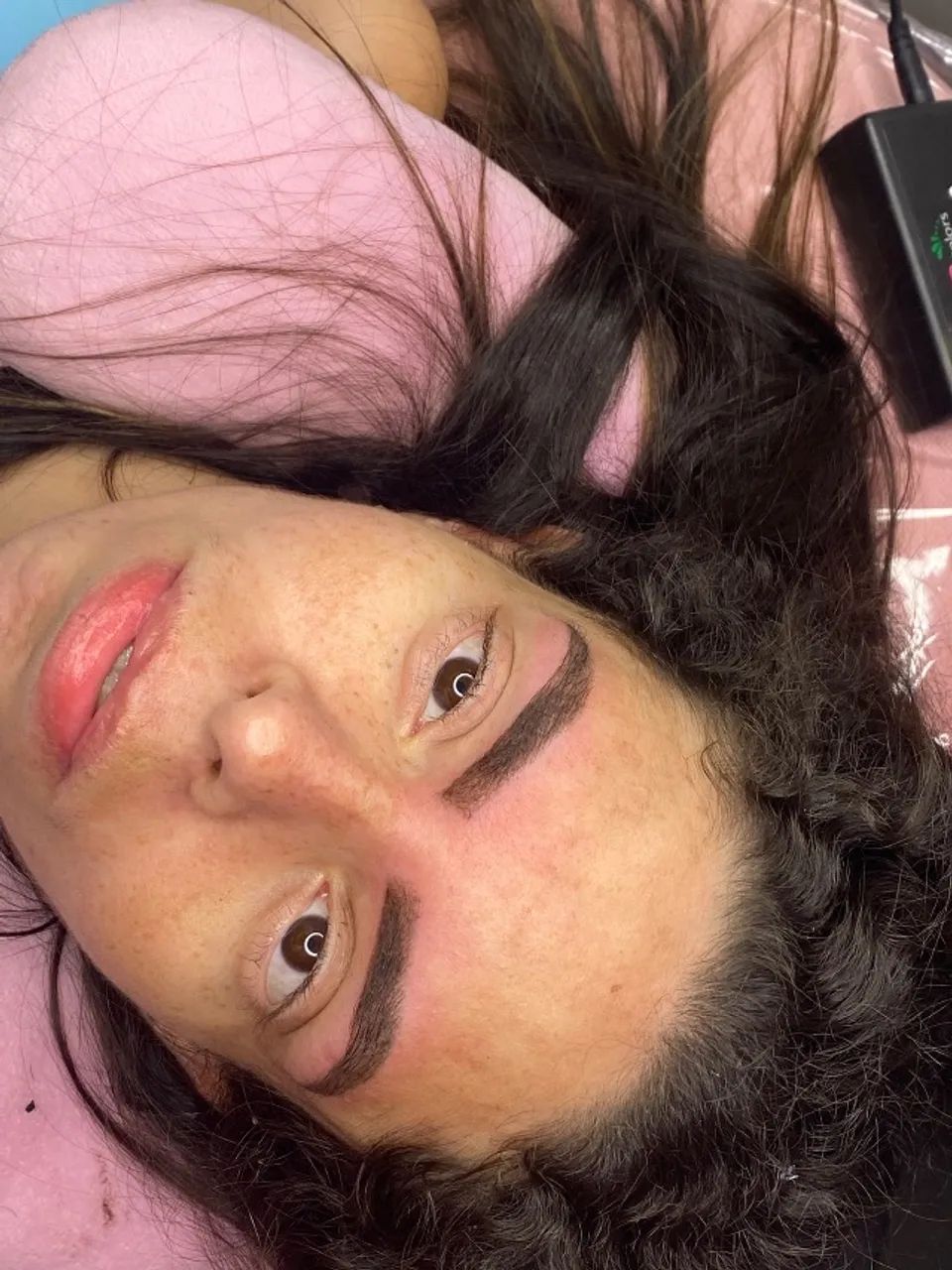 Serviços de beleza , sobrancelhas, cílios e lábios 