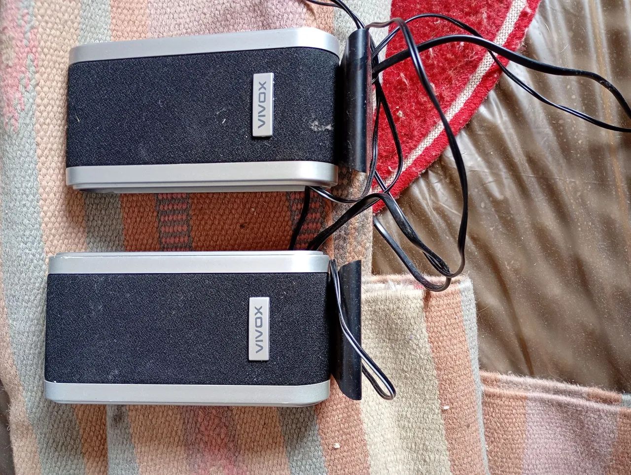 Caixa com fio para computador - Foto 2