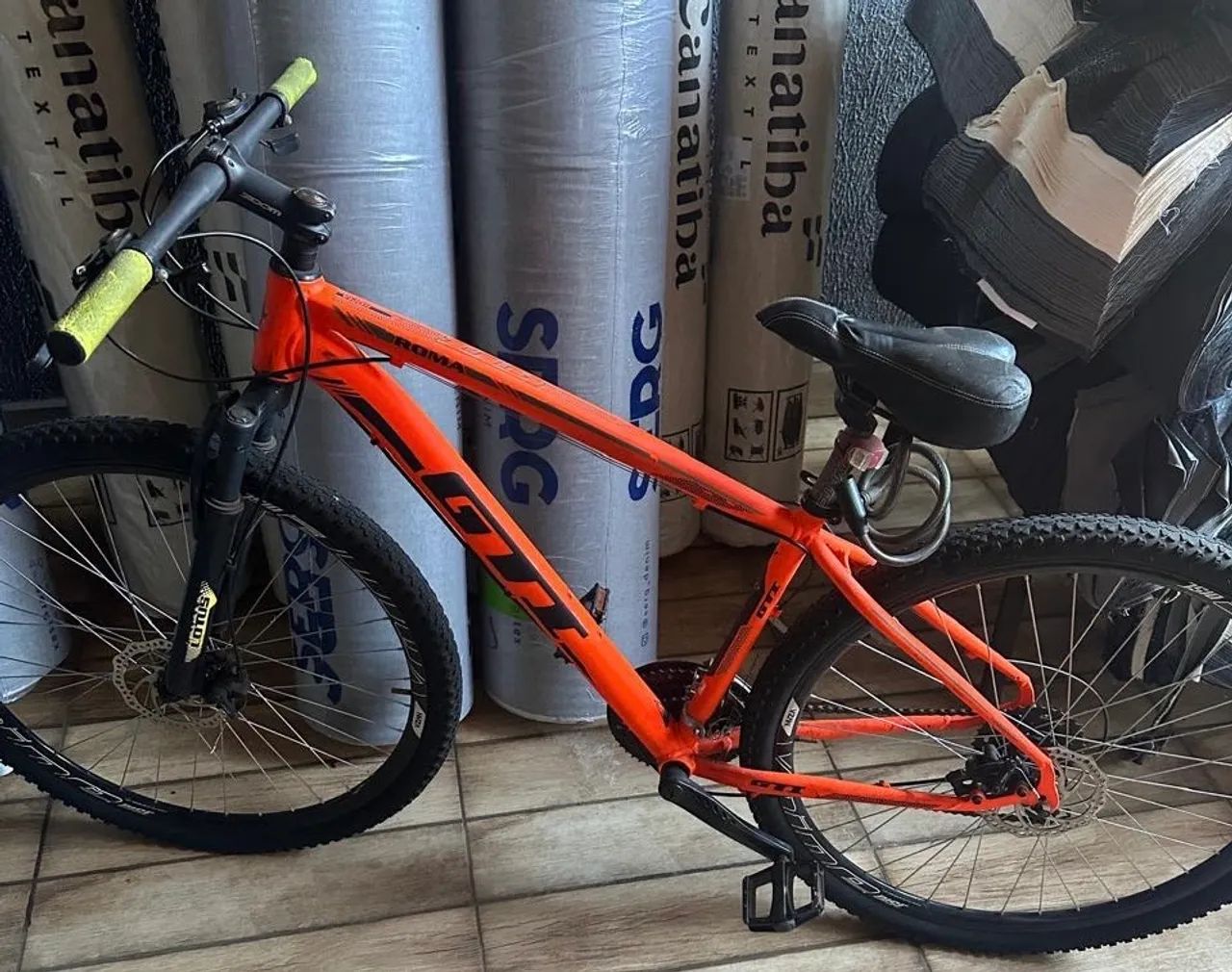 Bicicleta aro 29 laranjada 