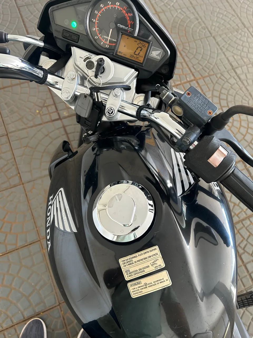 CB300 em ótimo estado - Foto 3