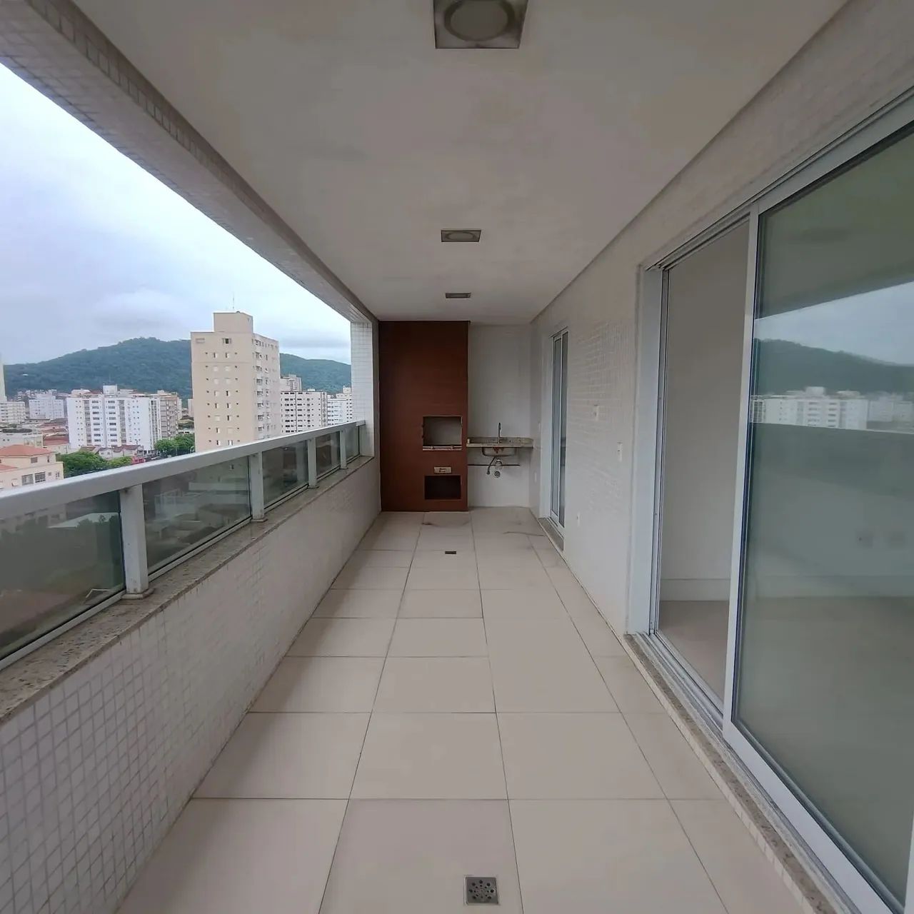 Imóvel para venda tem 230 metros quadrados com 4 quartos em Pompéia - Santos - SP