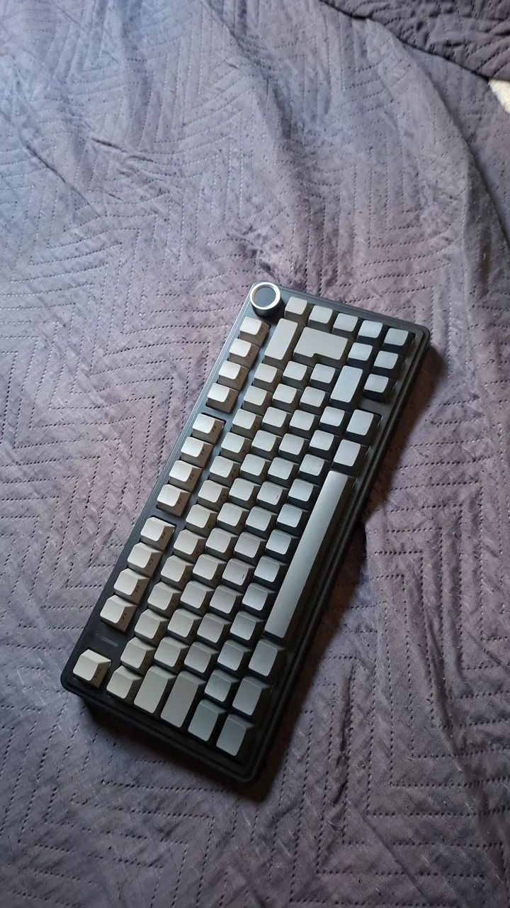 Teclado aula F75