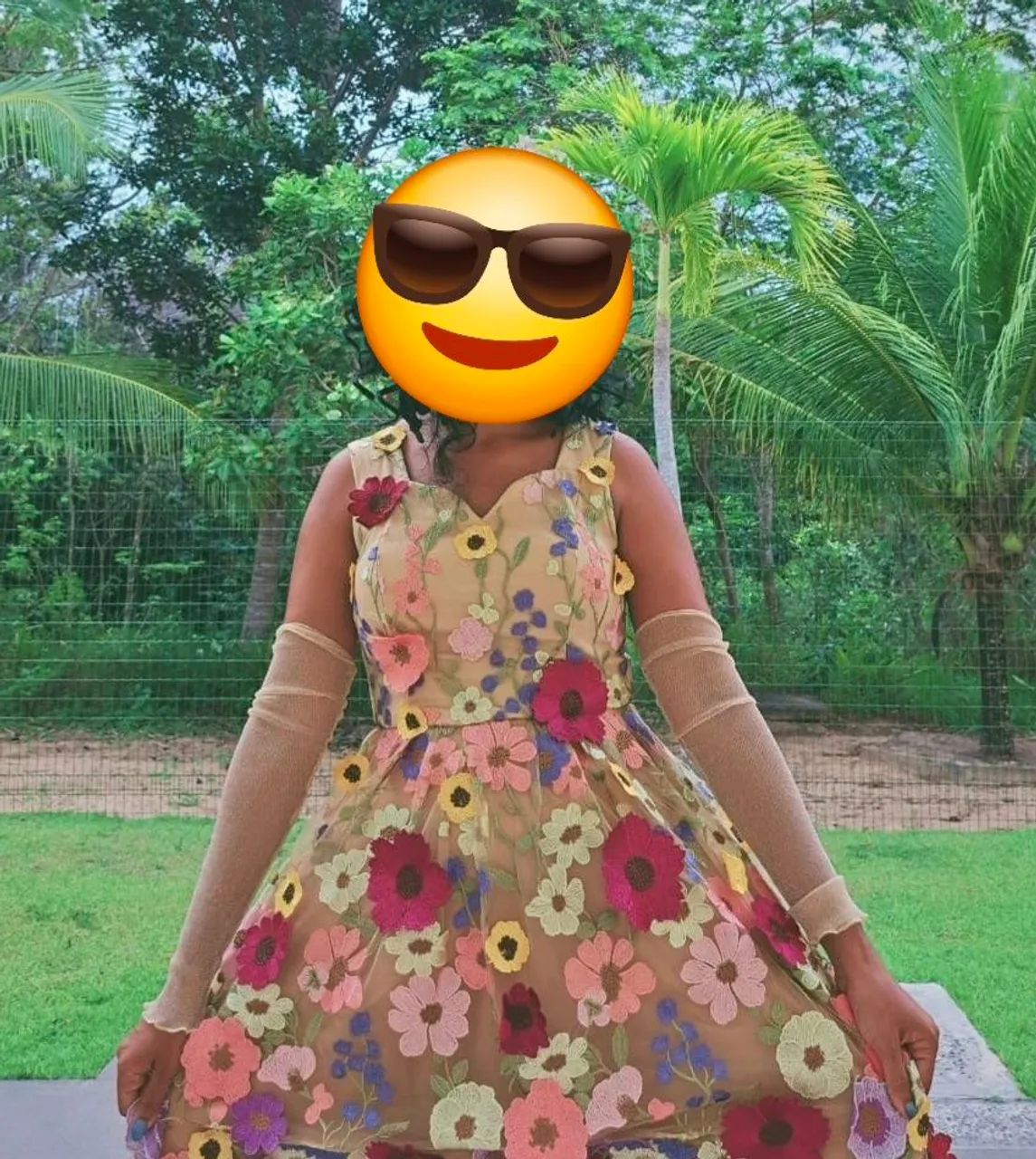Vestido midi M com tule tridimensional  - Foto 3