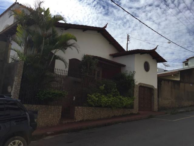 Casa à venda com 4 dormitórios em Centro, Conselheiro lafaiete cod:211