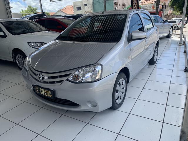 Toyota etios hatch único dono - Foto 7