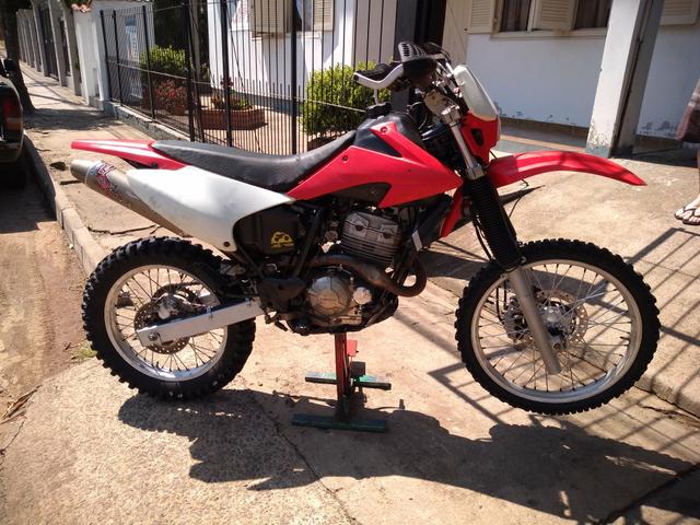 XRE 300 trilha