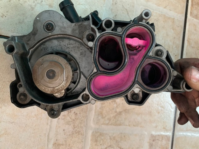 Bomba dagua c/coletor vw saveiro cross g6 1,6 16v msi original - Foto 4