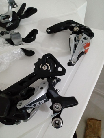 Vendo grupo Shimano slx 2x11 completo menos freio - Foto 4