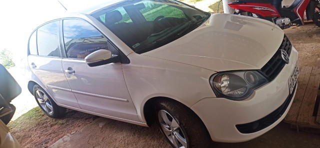 POLO SEDAN 2015